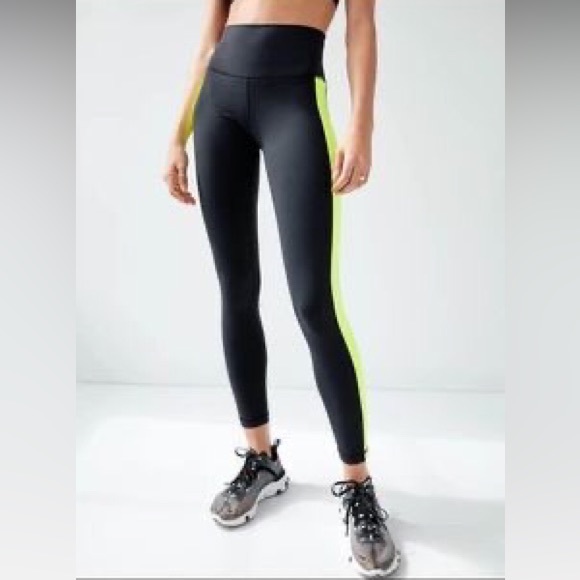 Black with neon pink strips TNA Atmosphere leggings size small - Picture 3 of 6